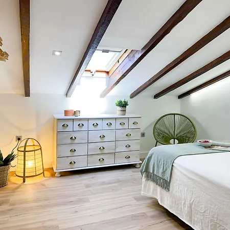 Apartment La Buhardilla Del Mercado Ubicacion E Historia